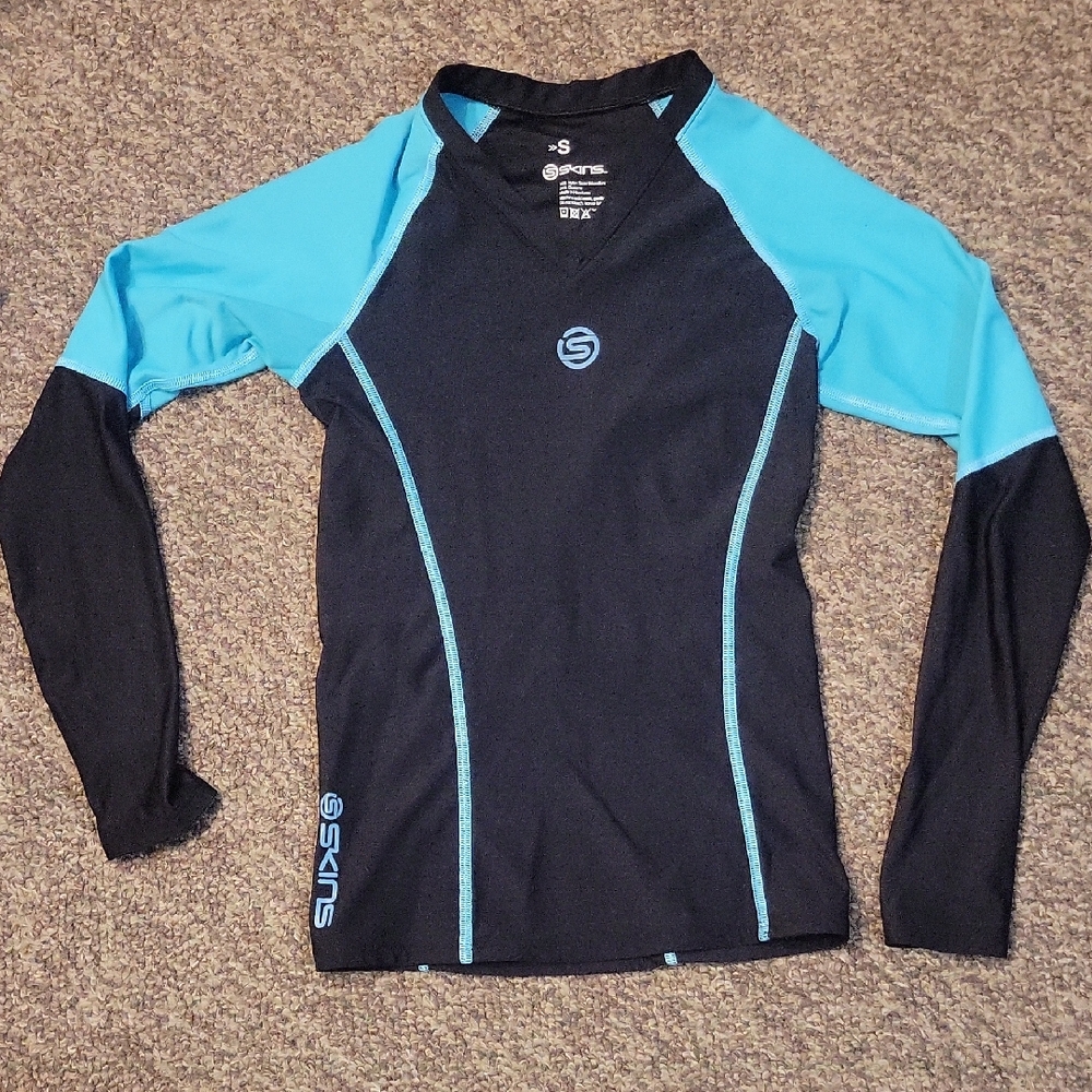 Skin Fitted Raglan Long Sleeve Jersey Black and Blue